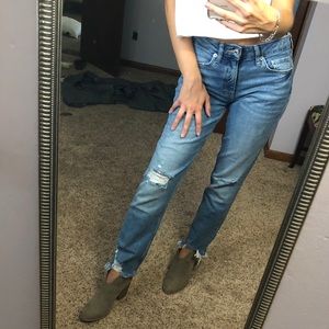 🆕 Girlfriend-style Jeans 💫